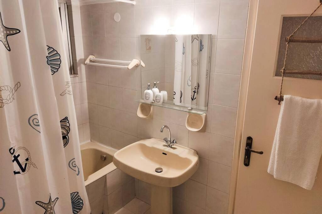 Apartment 95 M2, Center Of Sitia, Wifi, 350M Beach Kültér fotó